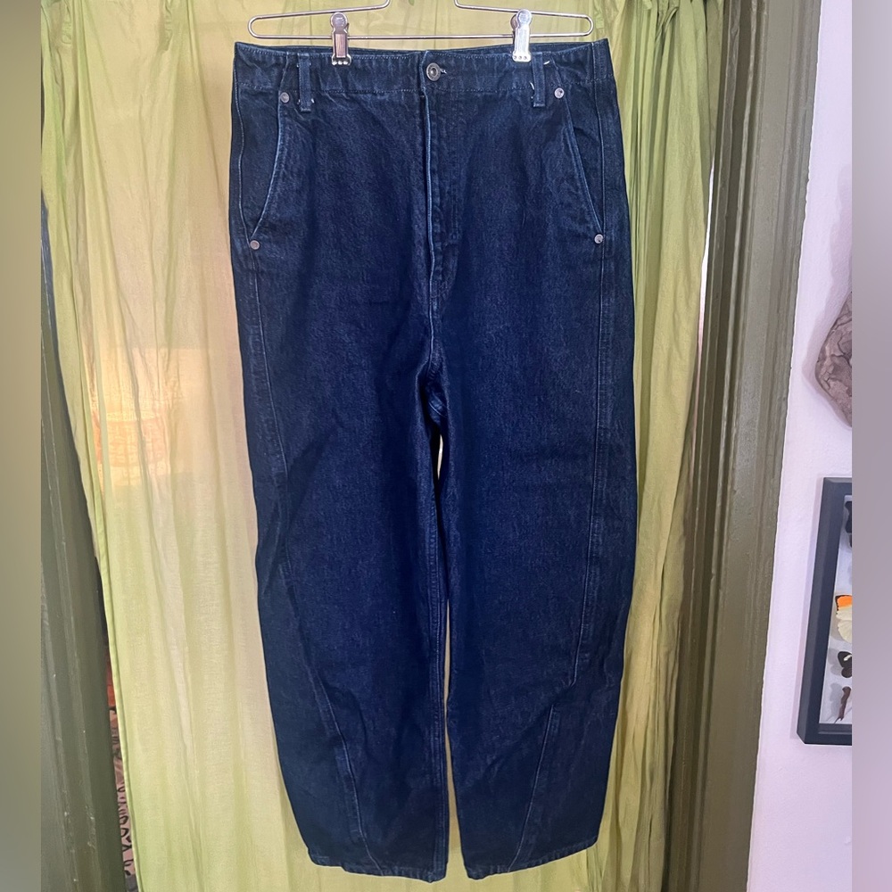 Women’s organic cotton LEVIS size 29 barrel jeans